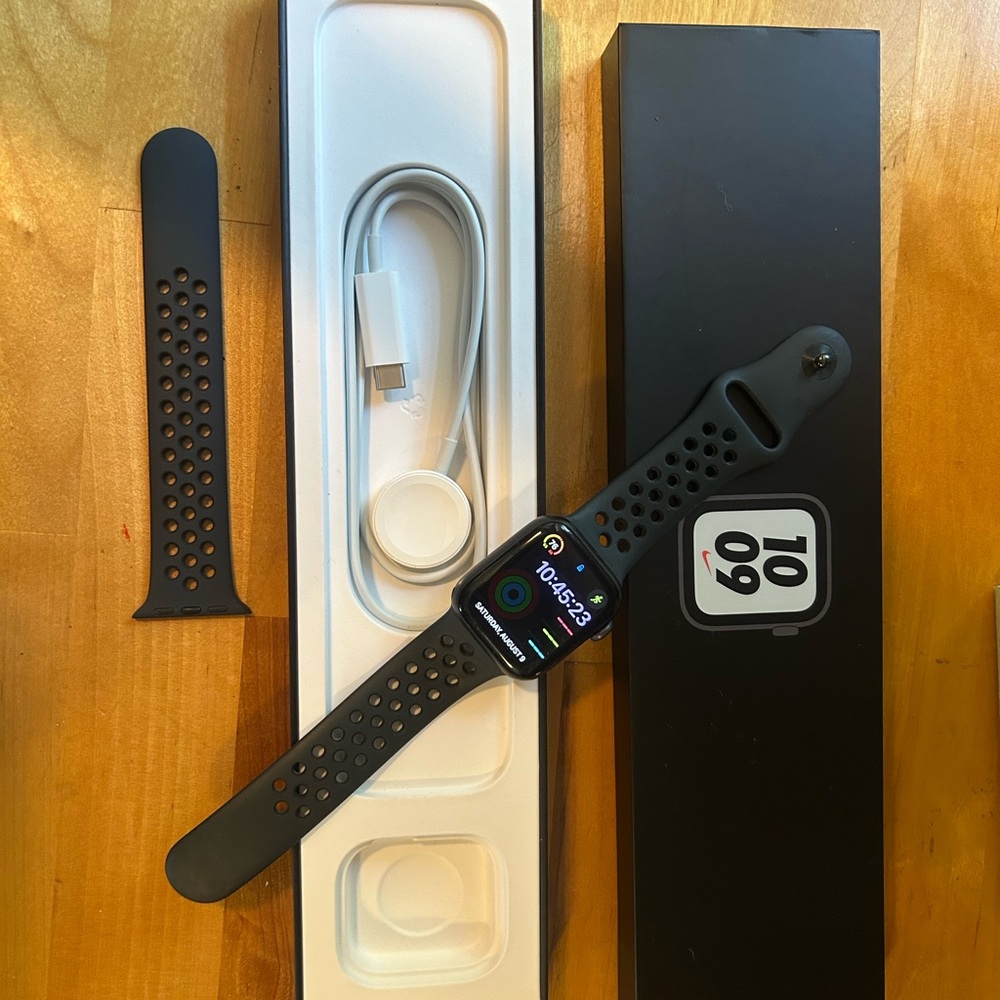 Nike Apple Watch SE